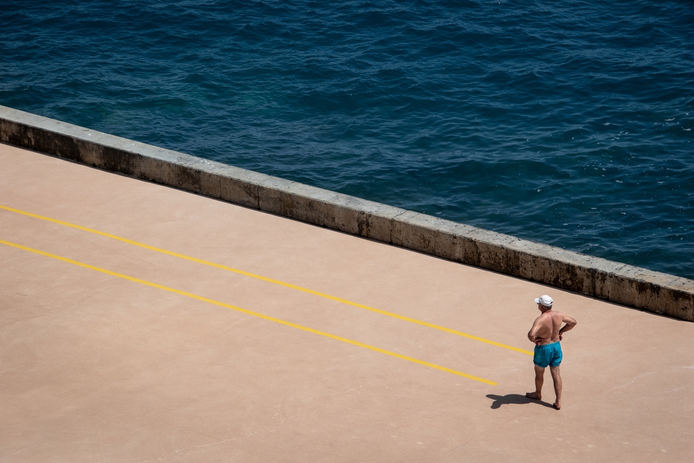 The yellow lines
