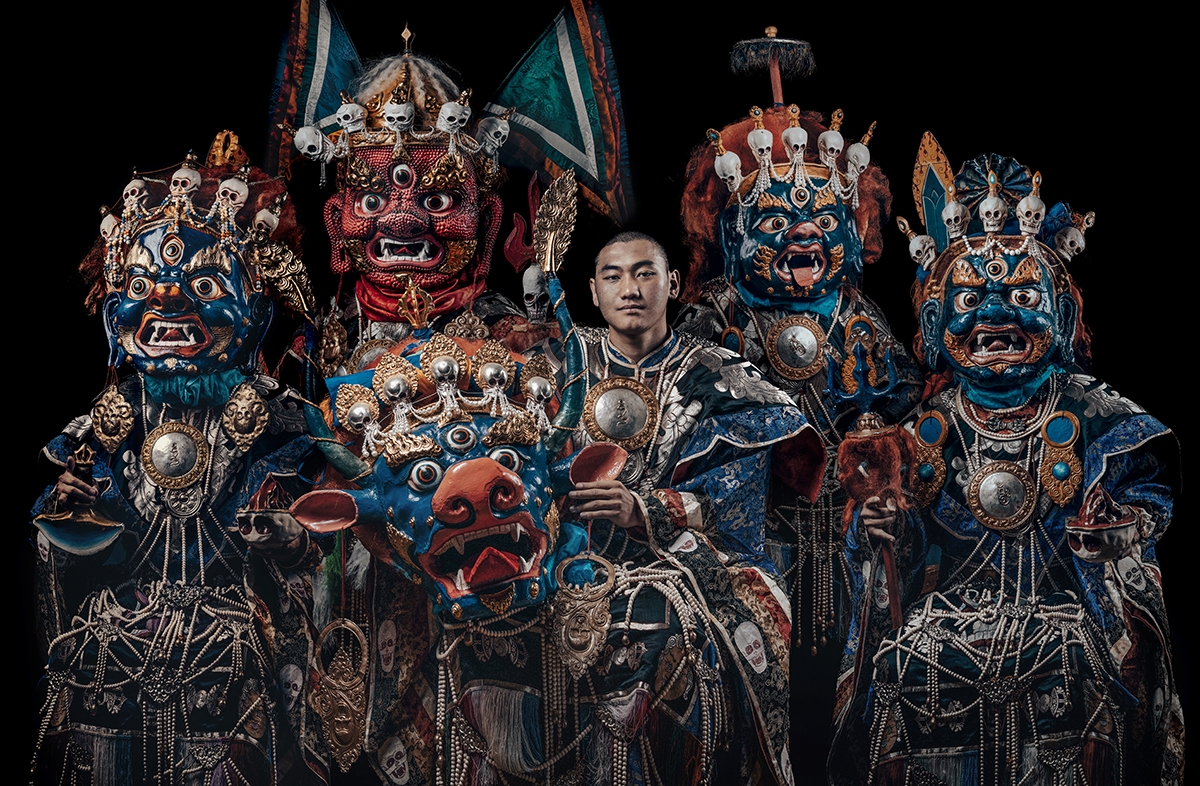 The Dancers of Gods