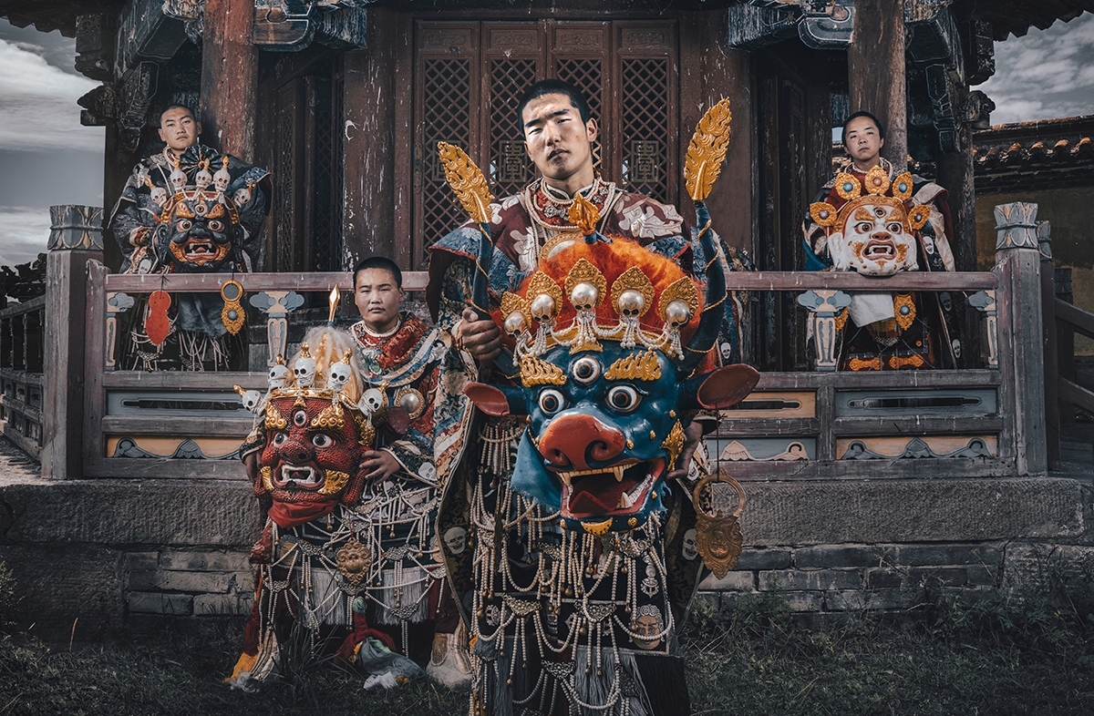 The Dancers of Gods