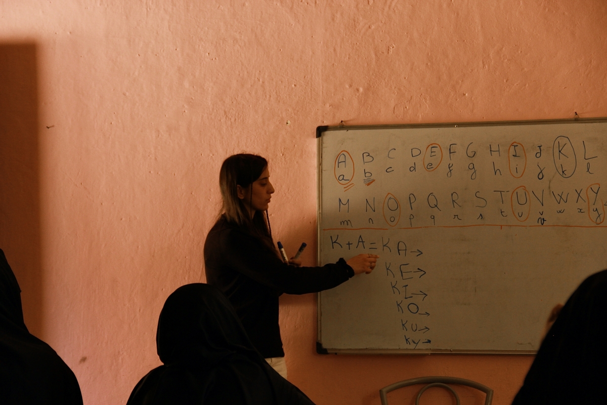 Amazighs women learning french
