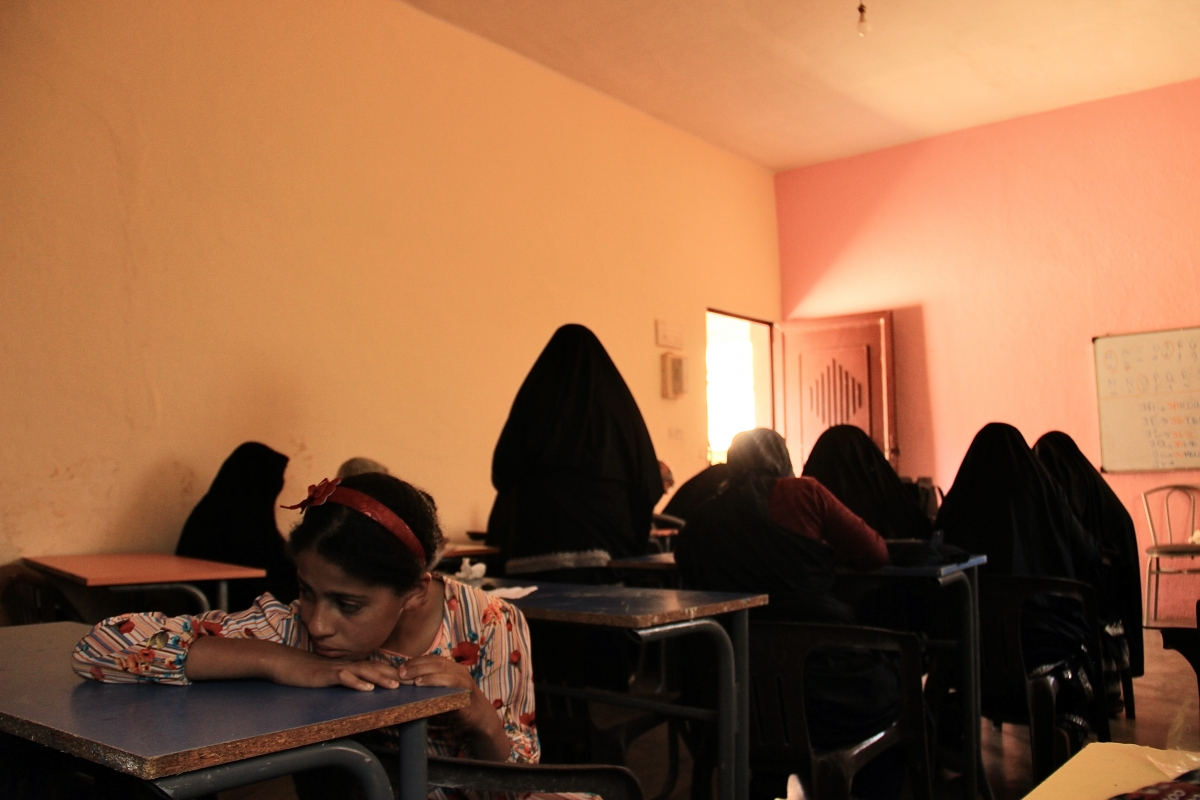 Amazighs women learning french