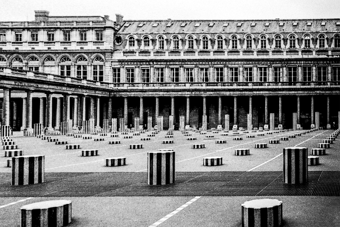 Colonnes de Buren, Cour d’Honneur du Palais Royal - Paris