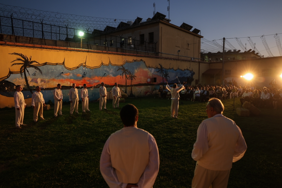 In a Greek jail, inmates find freedom in theatre