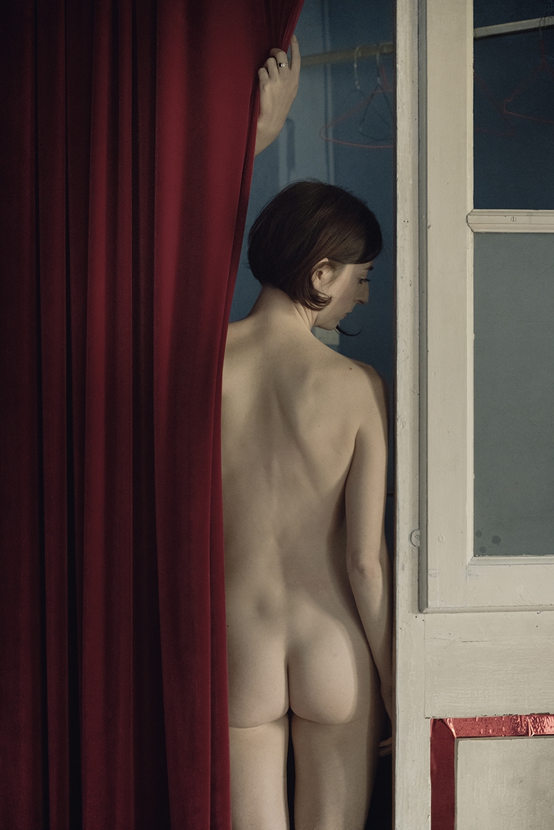 The red curtain